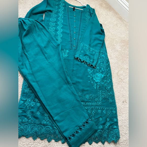 Charizma brand Pakistani Indian embroidered dress/outfit/suit - Picture 14 of 15